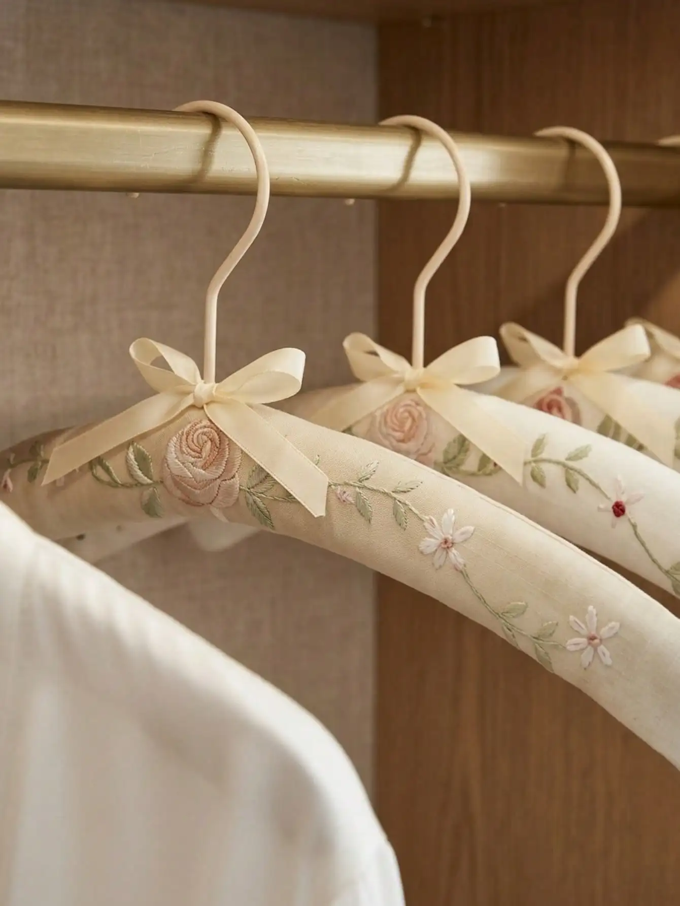 Embroidery-Covered Hanging Rac - Ribbon Bow Gift recensie en prijs